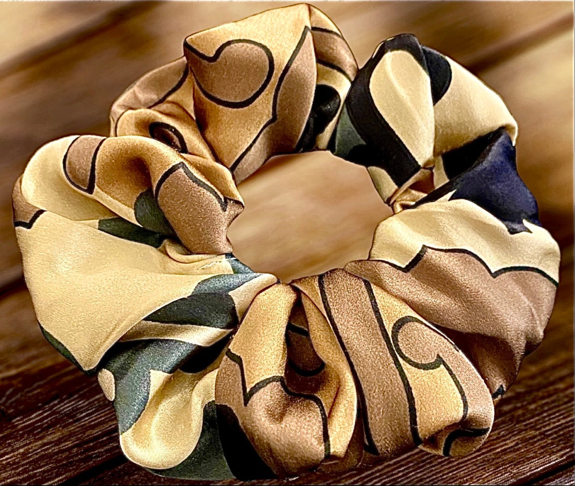 Chou chou Hawaï en satin de soie 100% coloris Beige/Choco — Amour de Pin-up Paris
