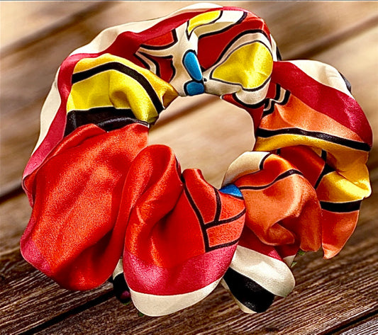 Chou chou Miami rouge – satin de soie 100% imprimé exclusif tons rouge, orange et jaune, taille unique – Amour de Pin-up Paris
