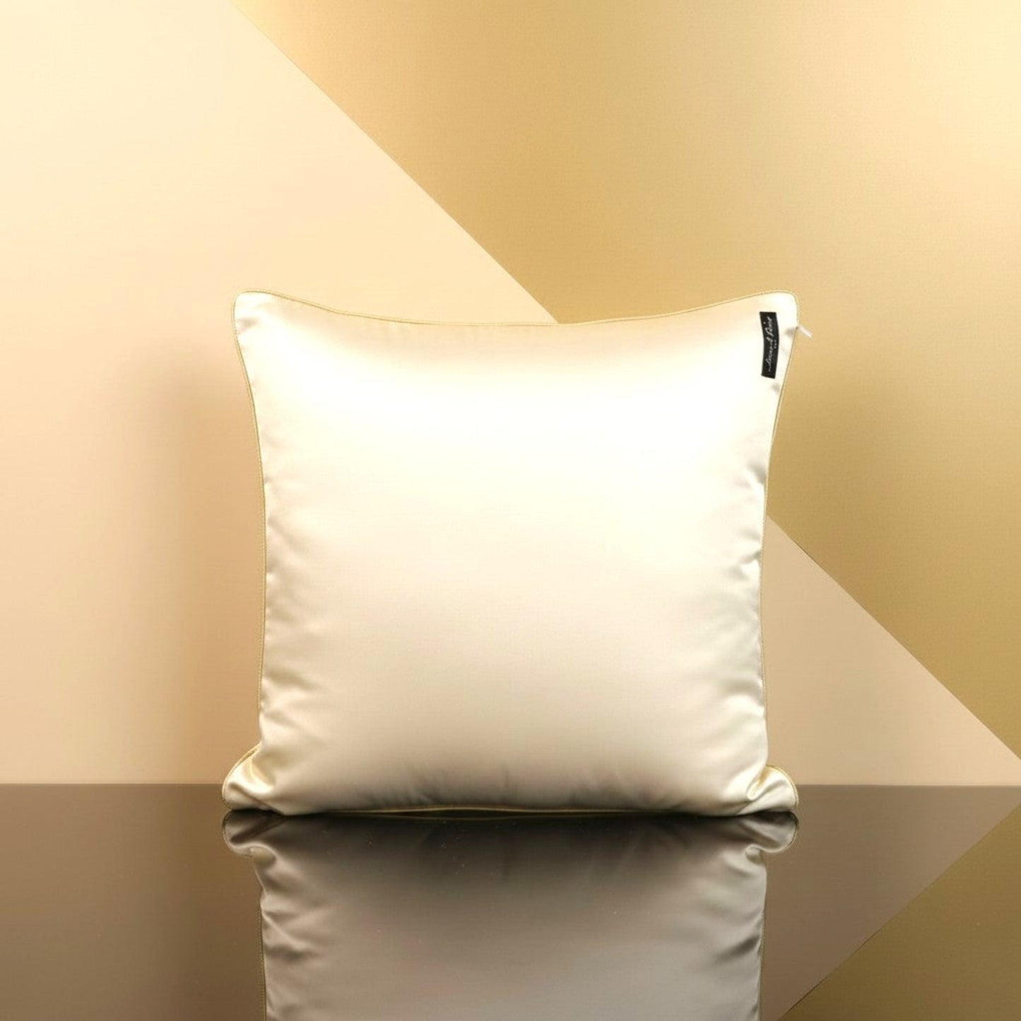 Housse de coussin en soie Royal Panthère – verso uni marron – Amour de Pin-up Paris