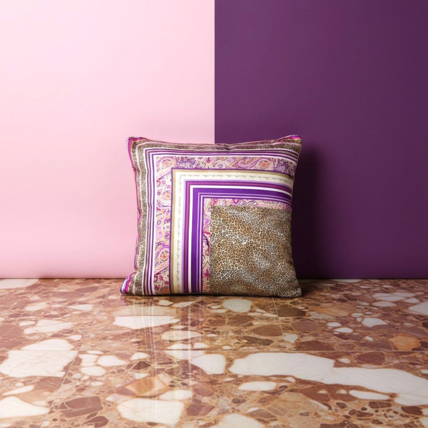Housse de coussin en soie Royal Panthère violet – motif panthère – Amour de Pin-up Paris